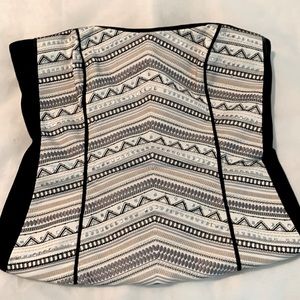 WHITE HOUSE BLACK MARKET Size 6 corset! Beautiful embroidery w/ silver beading